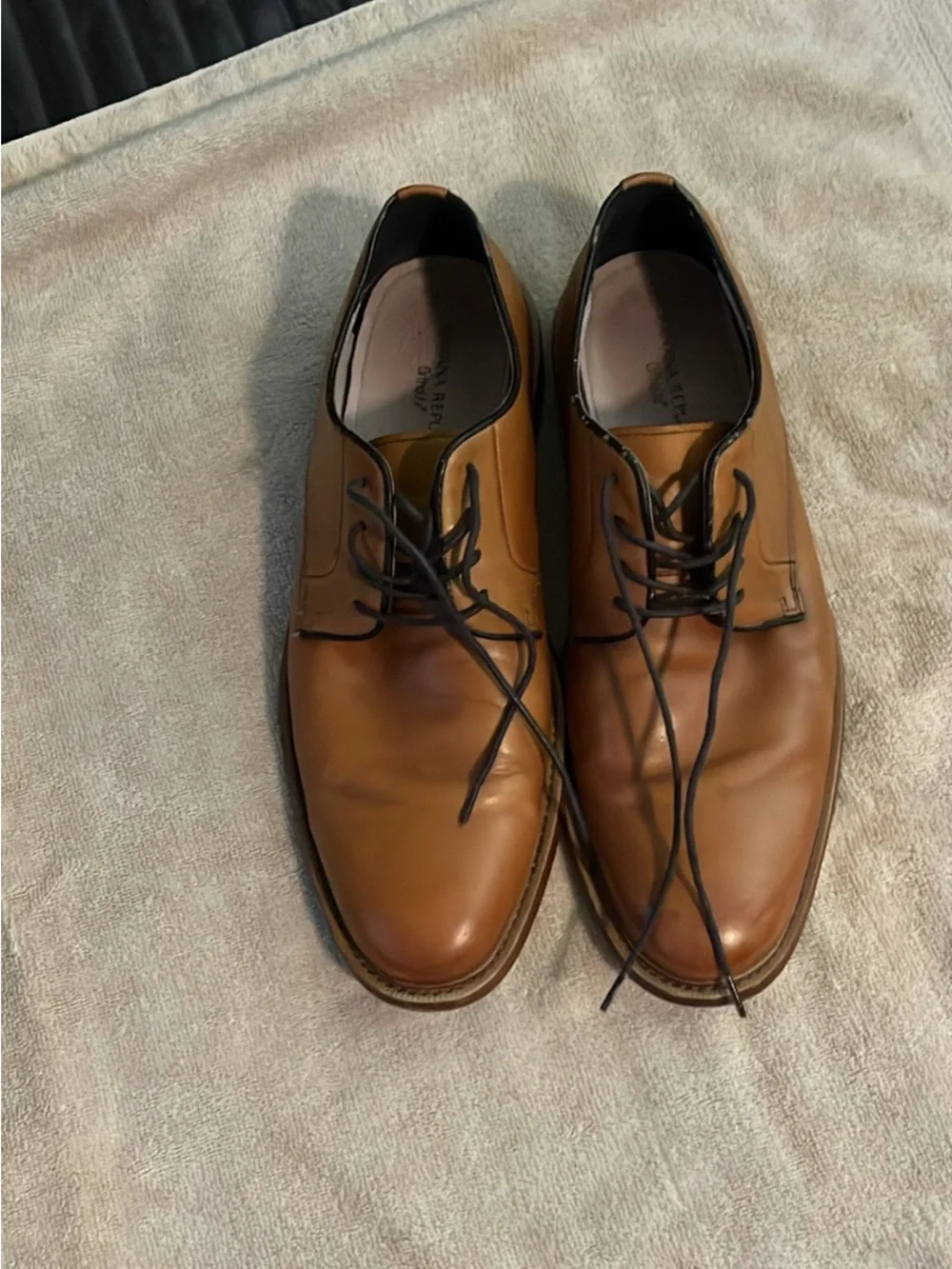 Banana Republic Tan Leather Derby Shoes